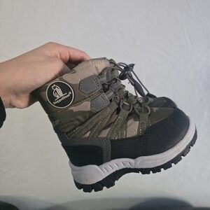 RuggedBear Snow Boots 6c